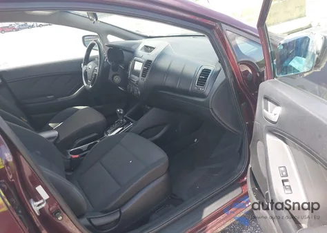 2018 Kia Forte Lx z USA, uszkodzony, nr VIN 3KPFL4A77JE250705